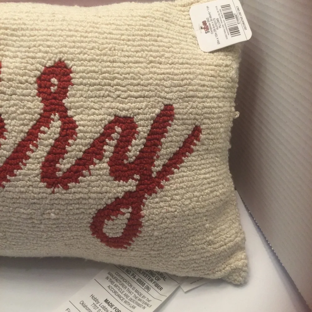 Hobby Lobby Christmas “Merry” Knit Throw Pillow Red Cream Sz 20”x12” NWT